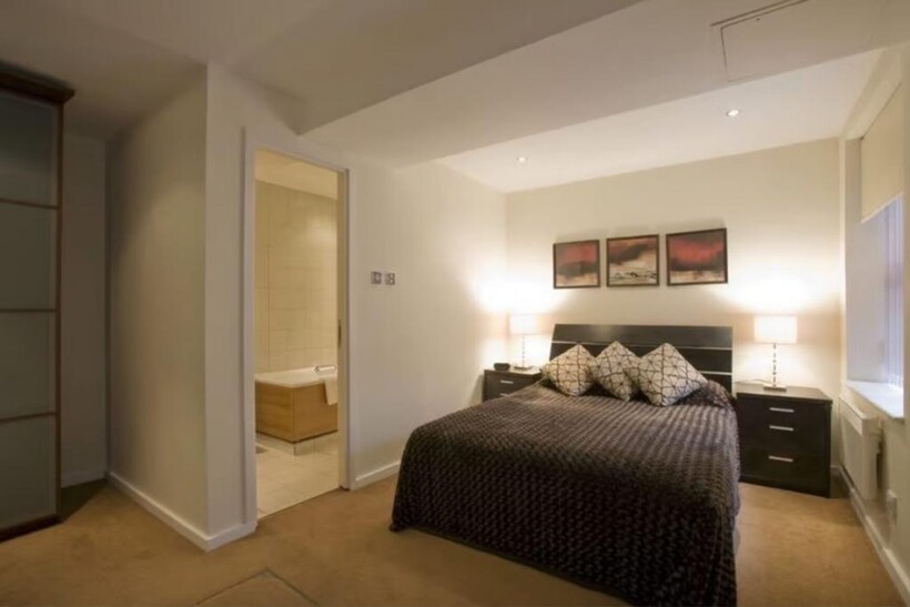Chelsea SW3 1 bed apartment to rent - £2,817 pcm (£650 pw)
