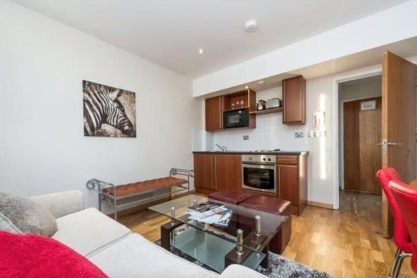 South Kensington SW7 2 bed apartment to rent - £5,200 pcm (£1,200 pw)