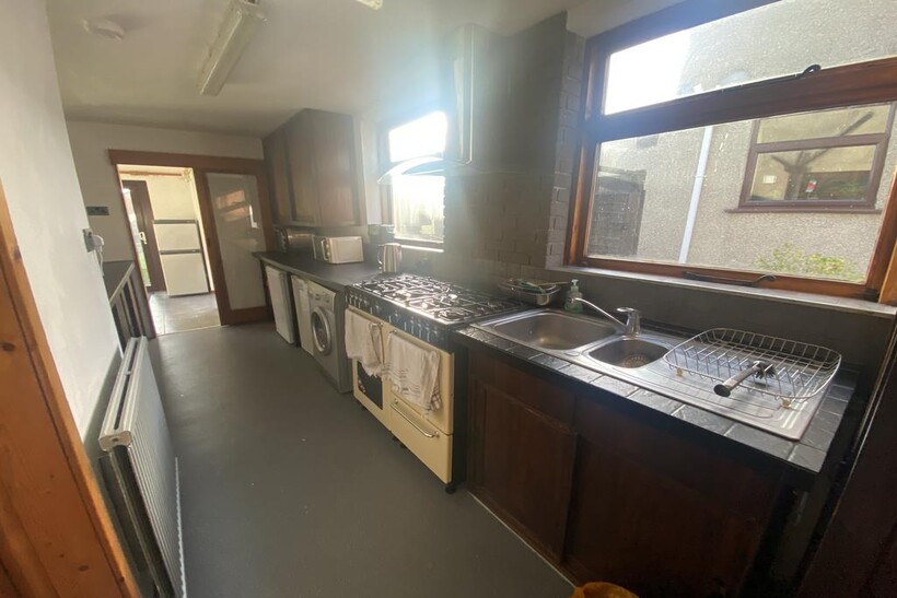 Filton, Bristol BS34 4 bed semi-detached house to rent - £2,800 pcm (£646 pw)