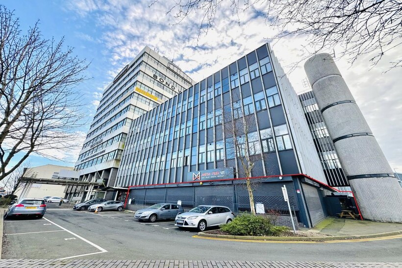 High Street, West Bromwich, West... Retail property (high street) to rent - £3,950 pcm (£912 pw)