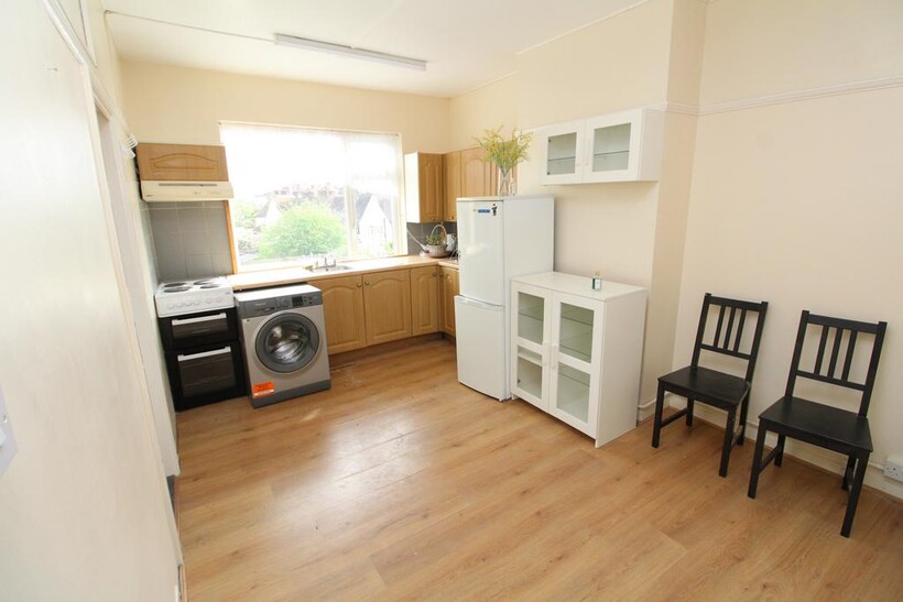 Well Hall Road, Eltham, SE9 2 bed maisonette to rent - £1,800 pcm (£415 pw)