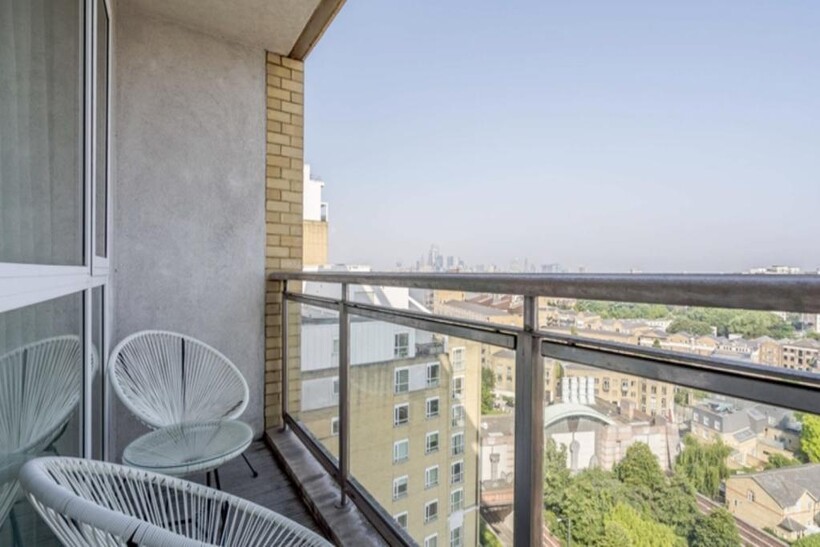 39 Westferry Circus, 39 Westferry... 2 bed apartment to rent - £4,073 pcm (£940 pw)
