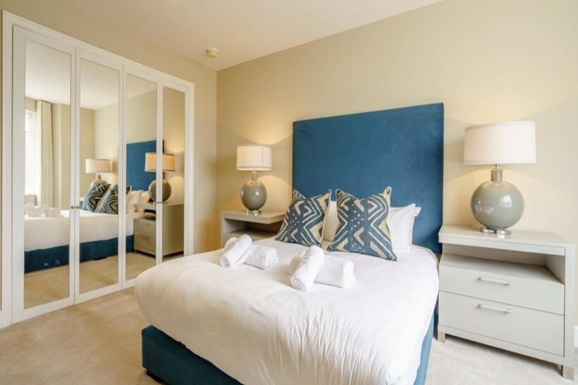 39 Westferry Circus,39 Westferry... 2 bed apartment to rent - £4,095 pcm (£945 pw)