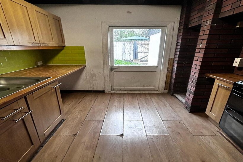 Whitchurch Gardens, Edgware HA8 1 bed flat to rent - £1,300 pcm (£300 pw)