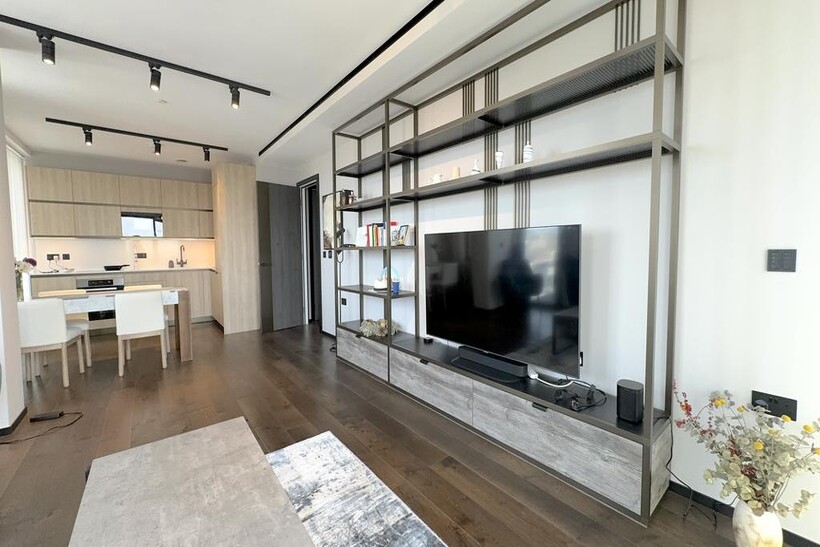 Hewett Street, London EC2A 2 bed apartment to rent - £5,200 pcm (£1,200 pw)