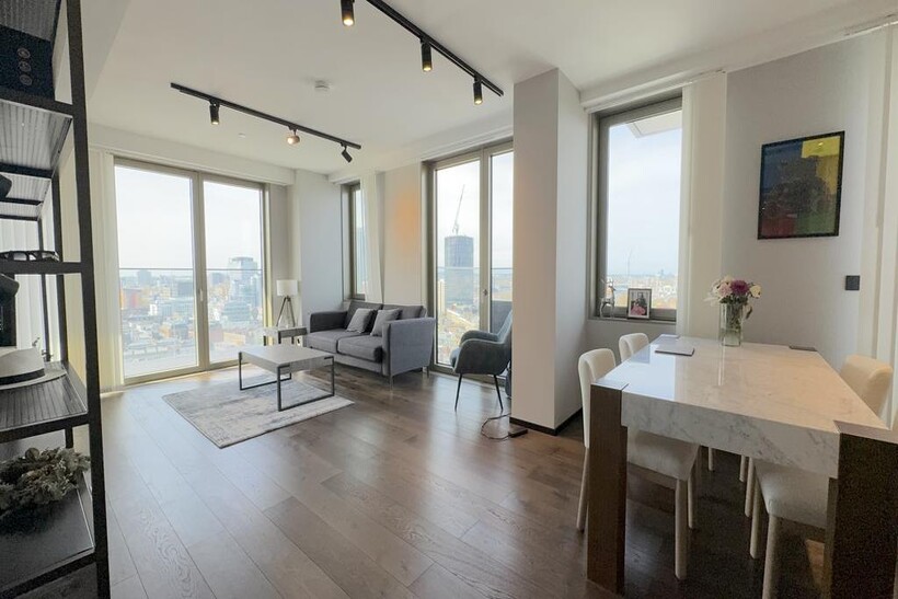 Hewett Street, London EC2A 2 bed apartment to rent - £5,200 pcm (£1,200 pw)