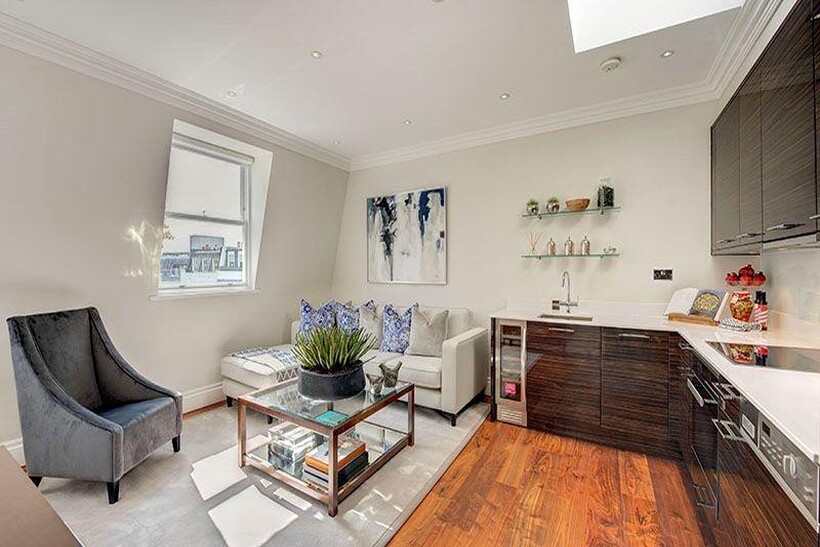Kensington Gardens Square, London. W2 2 bed apartment to rent - £5,620 pcm (£1,297 pw)