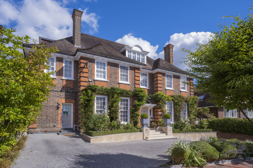 Greenaway Gardens, Hampstead, London... 6 bed detached house to rent - £34,667 pcm (£8,000 pw)
