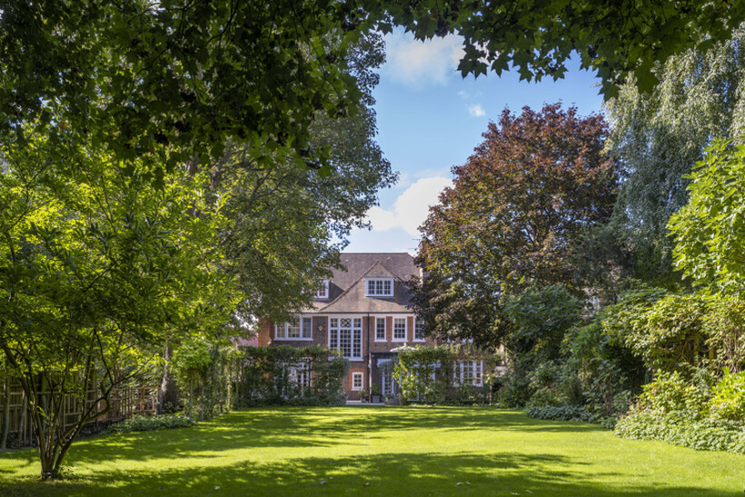 Greenaway Gardens, Hampstead, London... 6 bed detached house to rent - £34,667 pcm (£8,000 pw)