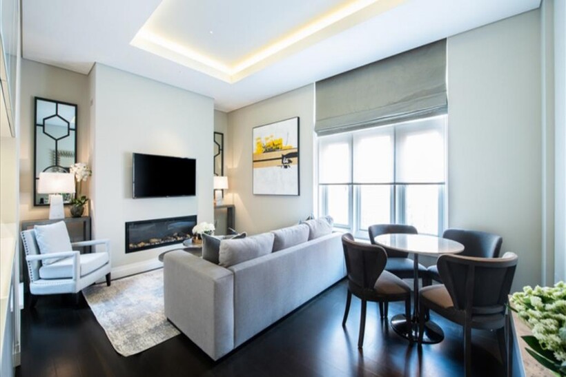 Green Street, London W1K 2 bed apartment to rent - £10,400 pcm (£2,400 pw)