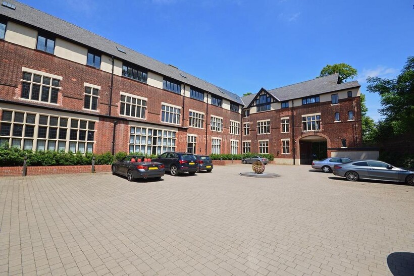 Mill Hill NW7 2 bed apartment to rent - £3,500 pcm (£808 pw)