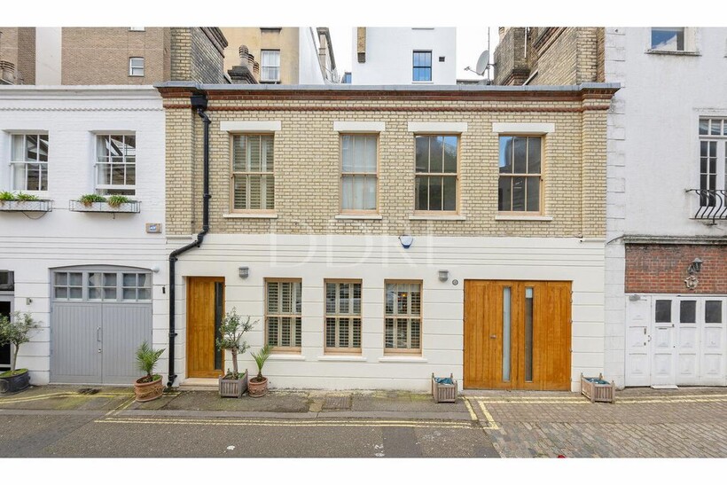 Jay Mews, London, SW7 4 bed mews to rent - £15,000 pcm (£3,462 pw)