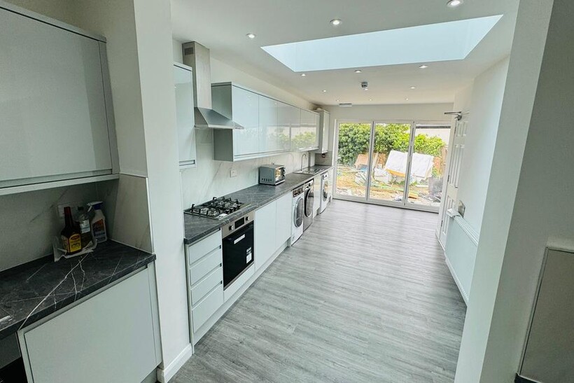 Randon Close, Harrow HA2 1 bed in a house share to rent - £932 pcm (£215 pw)