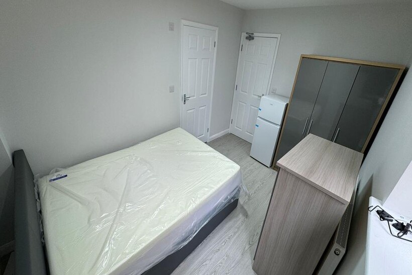 Randon Close, Harrow HA2 1 bed in a house share to rent - £932 pcm (£215 pw)