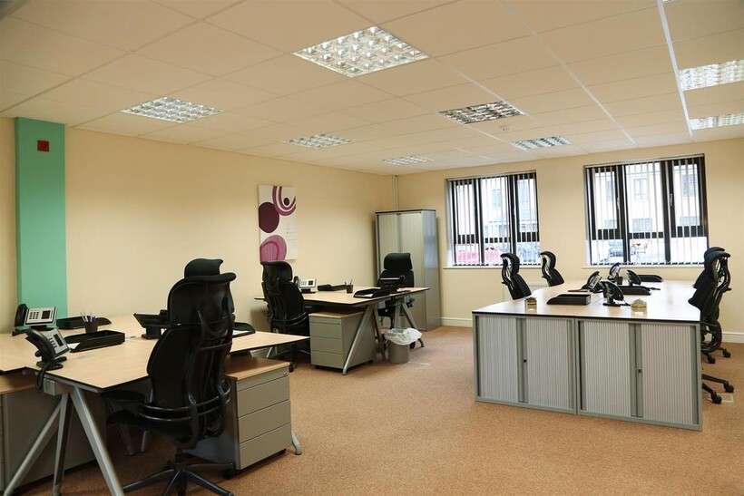12 Person Office | Cirencester. Property to rent - £3,720 pcm (£858 pw)