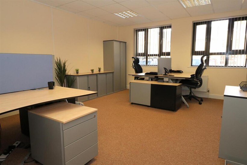 4 Person Office | Cirencester Property to rent - £1,240 pcm (£286 pw)