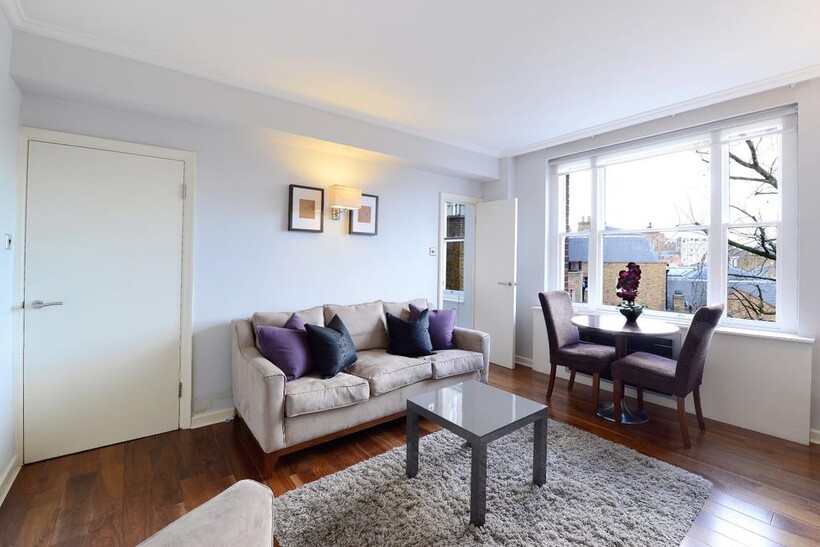Mayfair W1J 2 bed apartment to rent - £4,767 pcm (£1,100 pw)