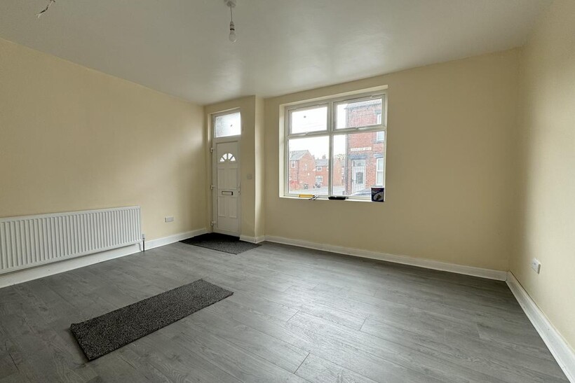 Dawlish Avenue, Leeds, West... 4 bed end of terrace house to rent - £1,200 pcm (£277 pw)