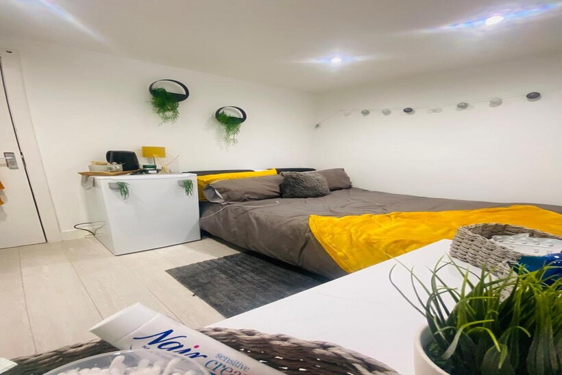 Francis Road, Harrow HA1 House share to rent - £845 pcm (£195 pw)
