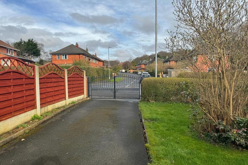 Leeds LS6 5 bed semi-detached house to rent - £2,200 pcm (£508 pw)