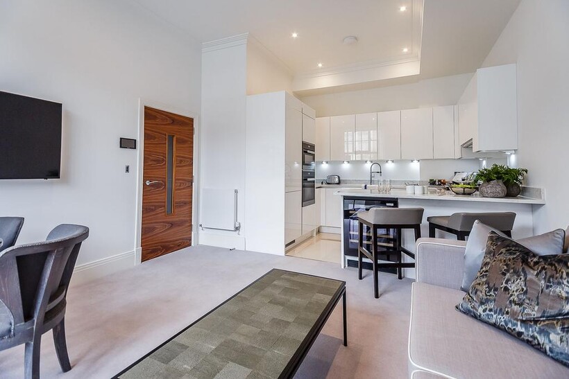 Rainville Road, London, W6 1 bed flat to rent - £3,228 pcm (£745 pw)
