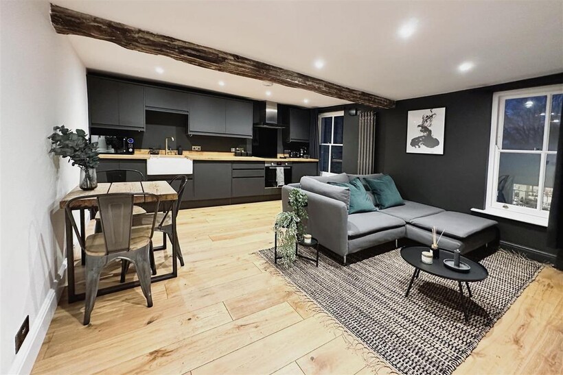Albion Street, Chipping Norton OX7 1 bed apartment to rent - £2,500 pcm (£577 pw)