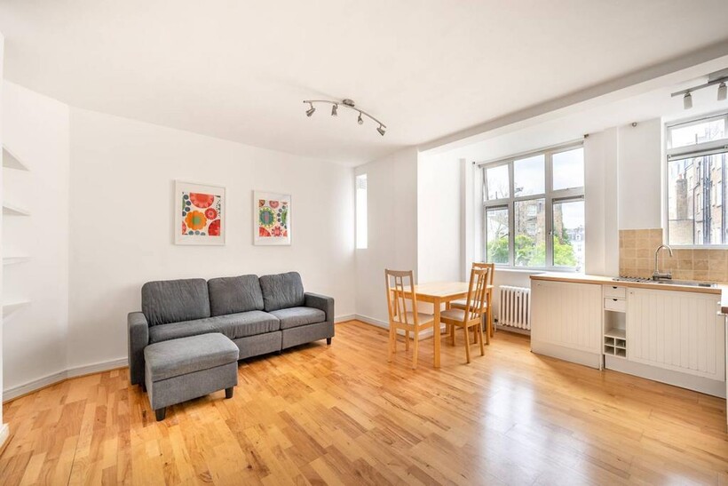 Chepstow Crescent, Notting Hill... 1 bed flat to rent - £3,000 pcm (£692 pw)