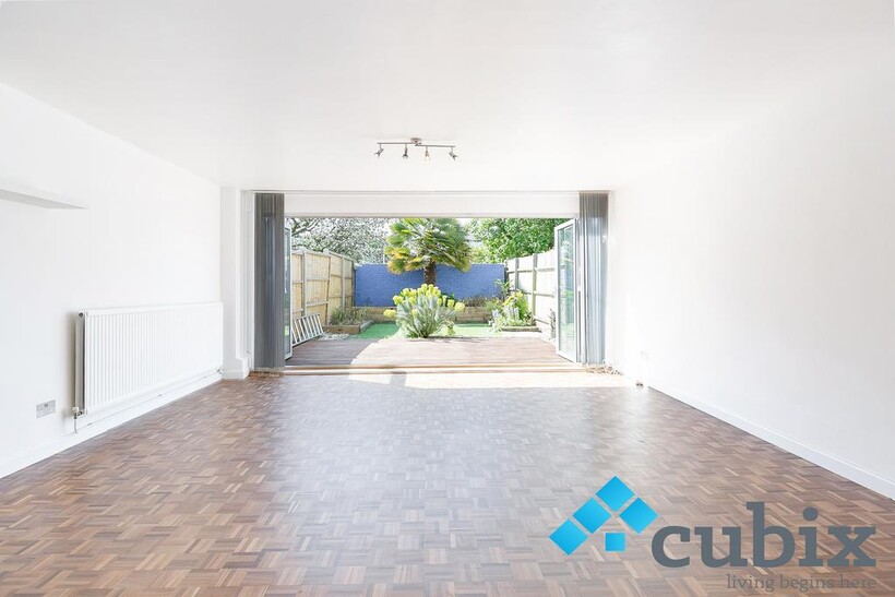 Foxgrove Road, Beckenham BR3 4 bed terraced house to rent - £2,648 pcm (£611 pw)