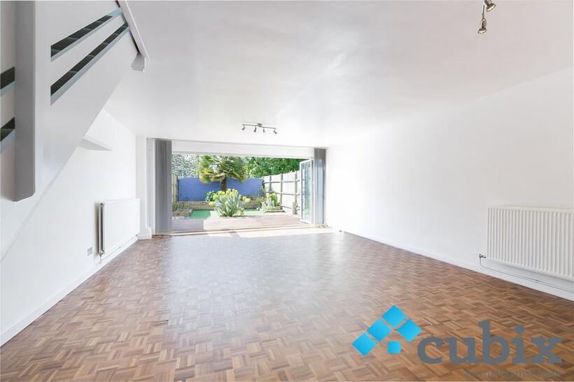 Foxgrove Road, Beckenham BR3 4 bed terraced house to rent - £2,648 pcm (£611 pw)