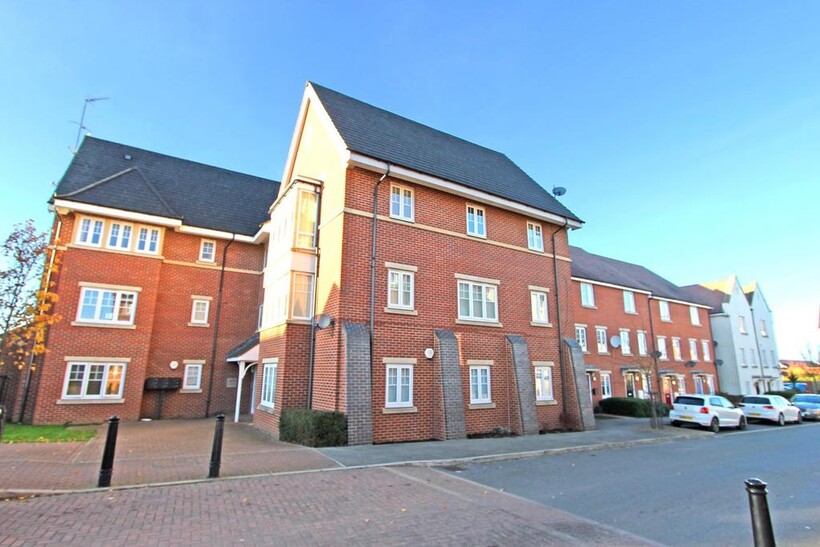 St Helena Avenue, Bletchley, Milton... 2 bed apartment to rent - £1,195 pcm (£276 pw)