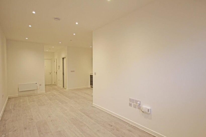 249 Midsummer Boulevard, Milton... 1 bed apartment to rent - £1,195 pcm (£276 pw)