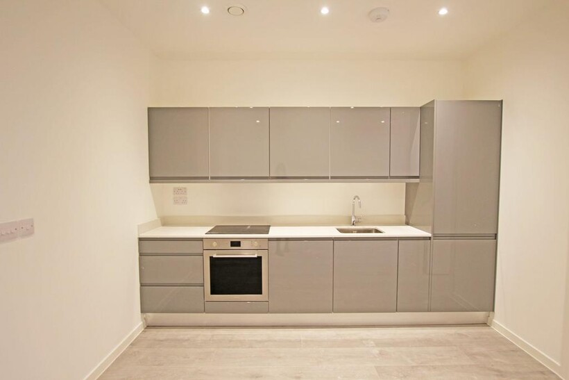 249 Midsummer Boulevard, Milton... 1 bed apartment to rent - £1,195 pcm (£276 pw)