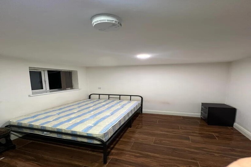 Alexandra Palace Way, London N8 3 bed flat to rent - £2,490 pcm (£575 pw)