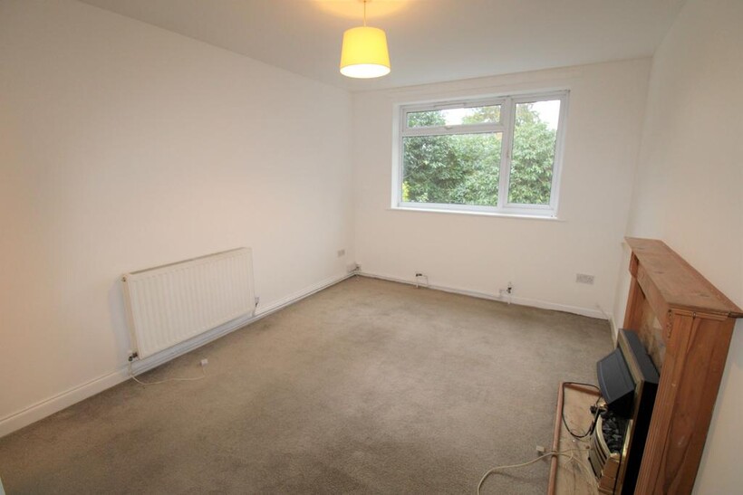 Nelson Road, Poole BH12 1 bed ground floor flat to rent - £950 pcm (£219 pw)