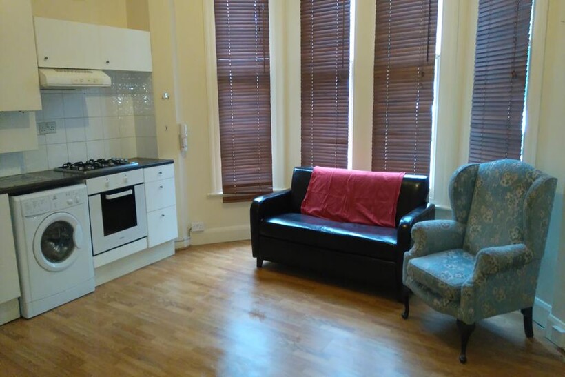 Mowbray Road, London SE19 1 bed flat to rent - £1,250 pcm (£288 pw)