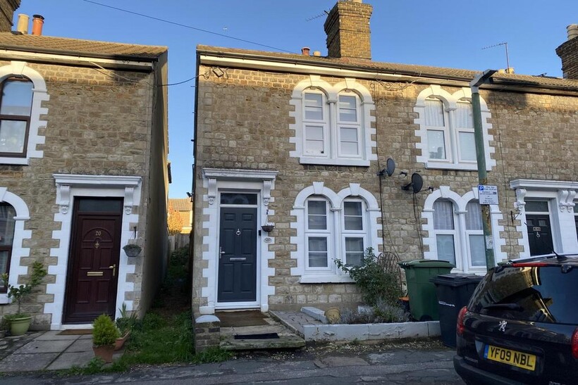 2 Bedroom End of Terrace Home