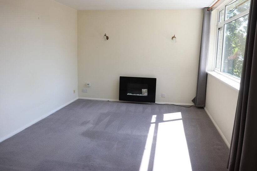 Little Bookham Street, Little Bookham... 2 bed apartment to rent - £1,200 pcm (£277 pw)