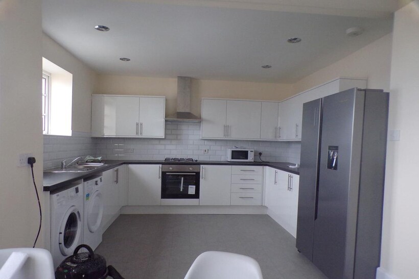 Shields Road, Newcastle upon Tyne NE6 5 bed flat to rent - £1,735 pcm (£400 pw)