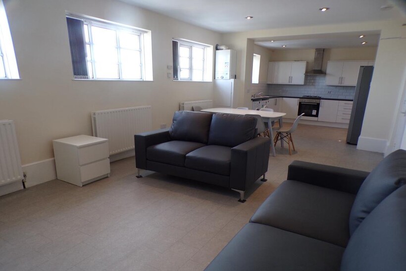 Shields Road, Newcastle upon Tyne NE6 5 bed flat to rent - £1,735 pcm (£400 pw)