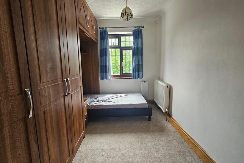 Stanwell Road, Horton SL3 5 bed detached house to rent - £3,500 pcm (£808 pw)