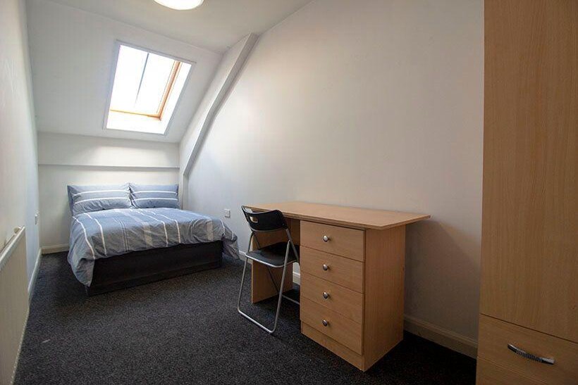 STUDENTS ONLY - Room 5, 156c... 1 bed end of terrace house to rent - £585 pcm (£135 pw)