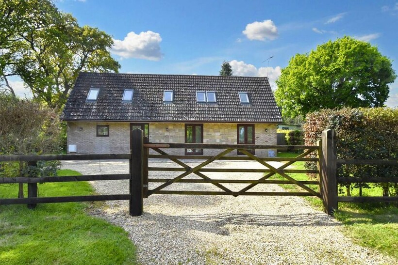 Newport Road, Sandown PO36 3 bed detached house to rent - £1,200 pcm (£277 pw)