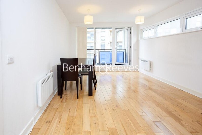 Tarves Way, Surrey Quays SE10 2 bed apartment to rent - £2,000 pcm (£462 pw)
