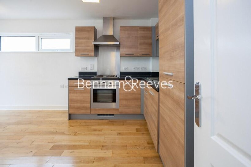 Tarves Way, Surrey Quays SE10 2 bed apartment to rent - £2,000 pcm (£462 pw)