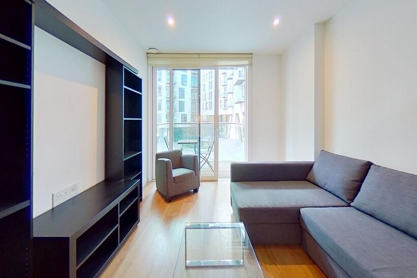 Saffron Central Square, Croydon... 2 bed apartment to rent - £1,600 pcm (£369 pw)