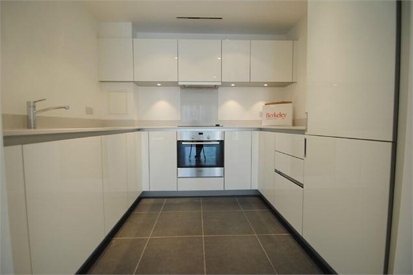 Saffron Central Square, Croydon... 2 bed apartment to rent - £1,600 pcm (£369 pw)