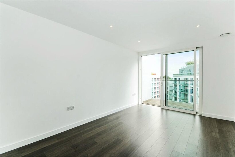 Saffron Central Square, Croydon... 2 bed apartment to rent - £1,500 pcm (£346 pw)