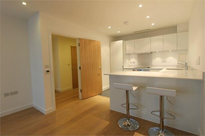 Keats Apartments, Saffron Central... 1 bed apartment to rent - £1,400 pcm (£323 pw)
