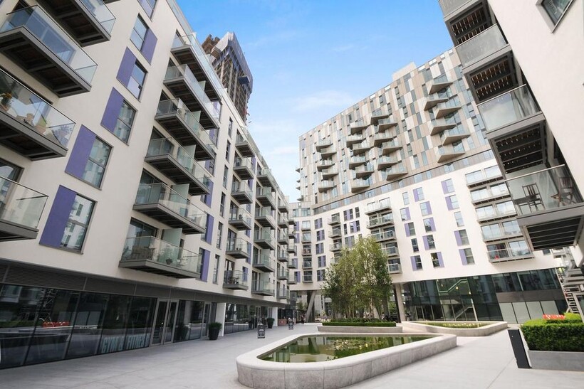 Keats Apartments, Saffron Central... 1 bed apartment to rent - £1,400 pcm (£323 pw)