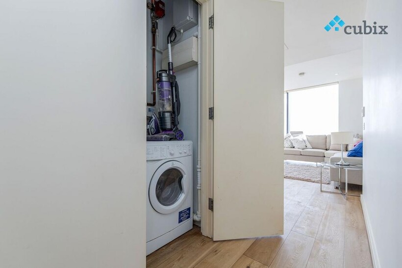 Walworth Road, London SE1 2 bed penthouse to rent - £3,467 pcm (£800 pw)